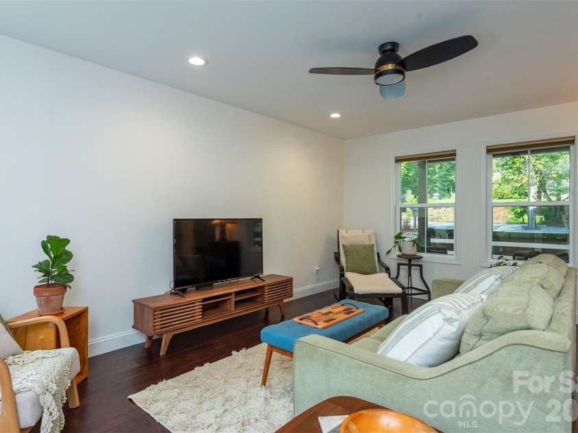 191 Chatham Road, Asheville, NC 28804.  MLS# CAR4413770, YatesRealty ID 44276. 