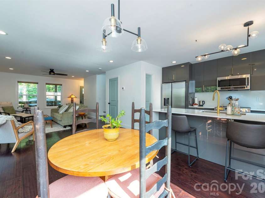 191 Chatham Road, Asheville, NC 28804.  MLS# CAR4413770, YatesRealty ID 44276. 