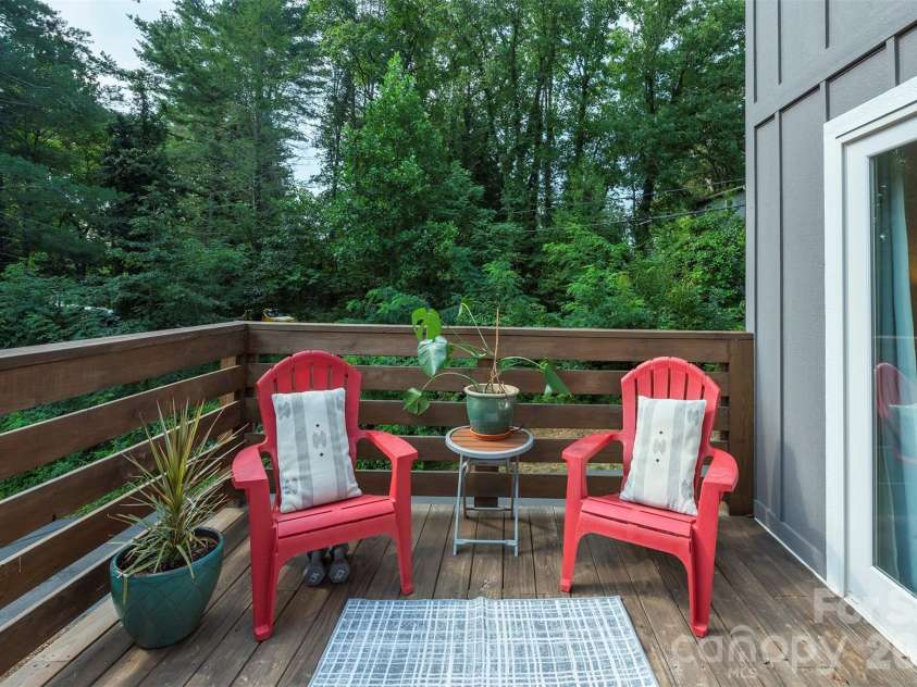191 Chatham Road, Asheville, NC 28804.  MLS# CAR4413770, YatesRealty ID 44276. 