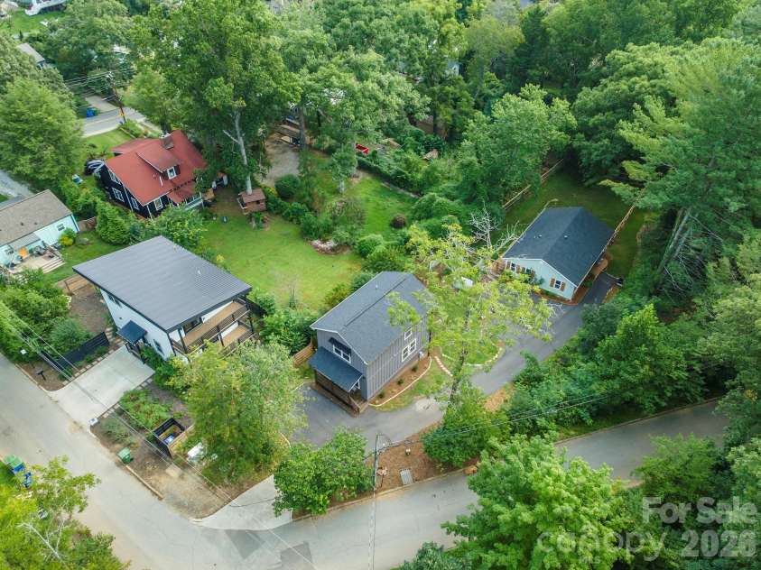 191 Chatham Road, Asheville, NC 28804.  MLS# CAR4413770, YatesRealty ID 44276. 