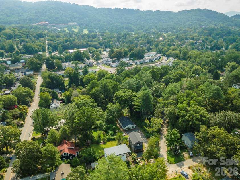 191 Chatham Road, Asheville, NC 28804.  MLS# CAR4413770, YatesRealty ID 44276. 