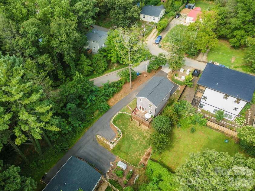 191 Chatham Road, Asheville, NC 28804.  MLS# CAR4413770, YatesRealty ID 44276. 