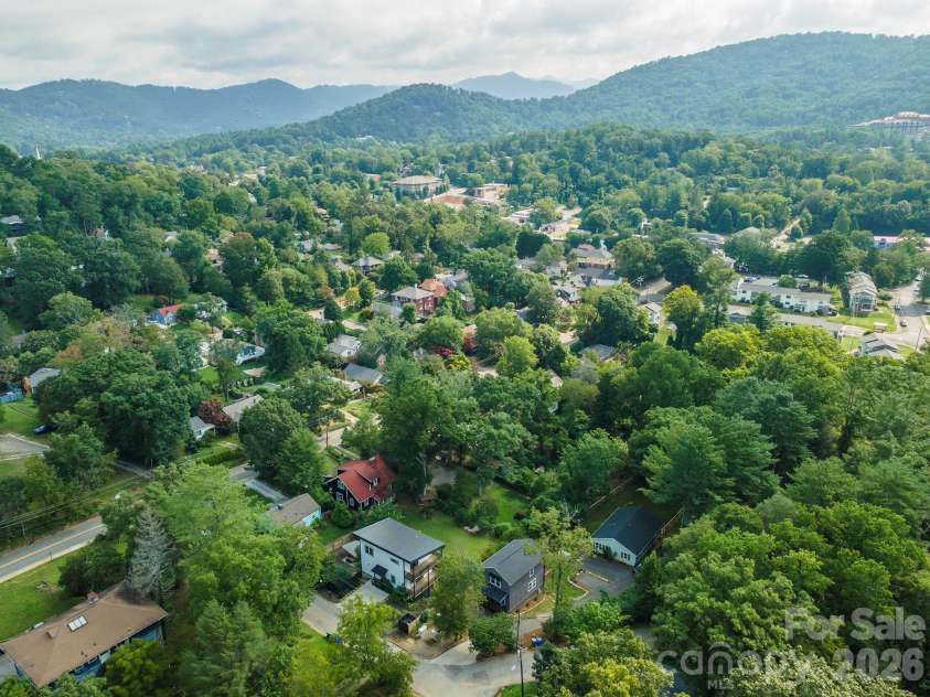 191 Chatham Road, Asheville, NC 28804.  MLS# CAR4413770, YatesRealty ID 44276. 