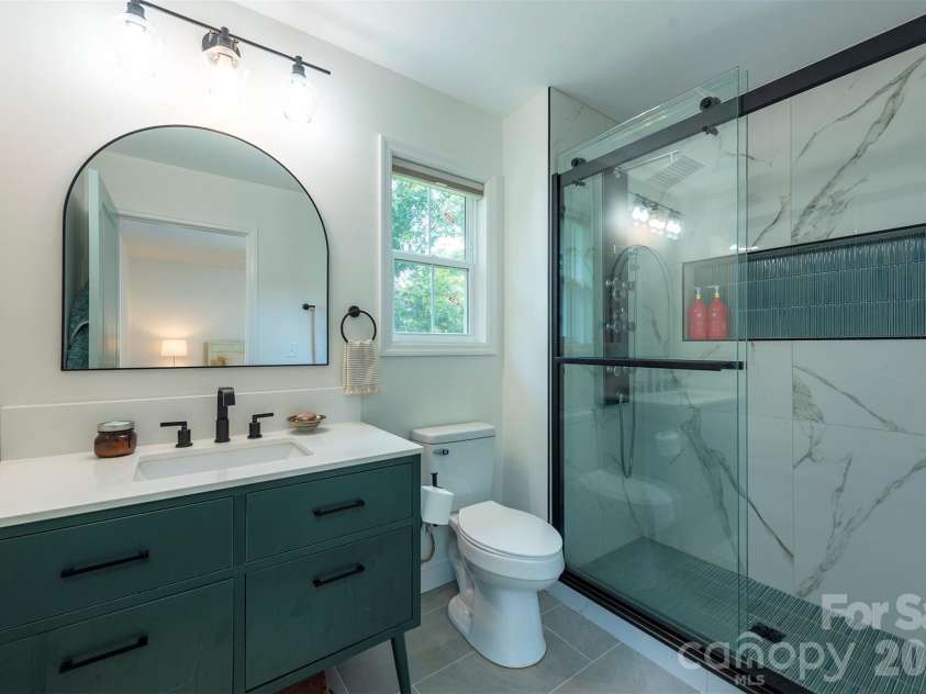 191 Chatham Road, Asheville, NC 28804.  MLS# CAR4413770, YatesRealty ID 44276. Primary bath