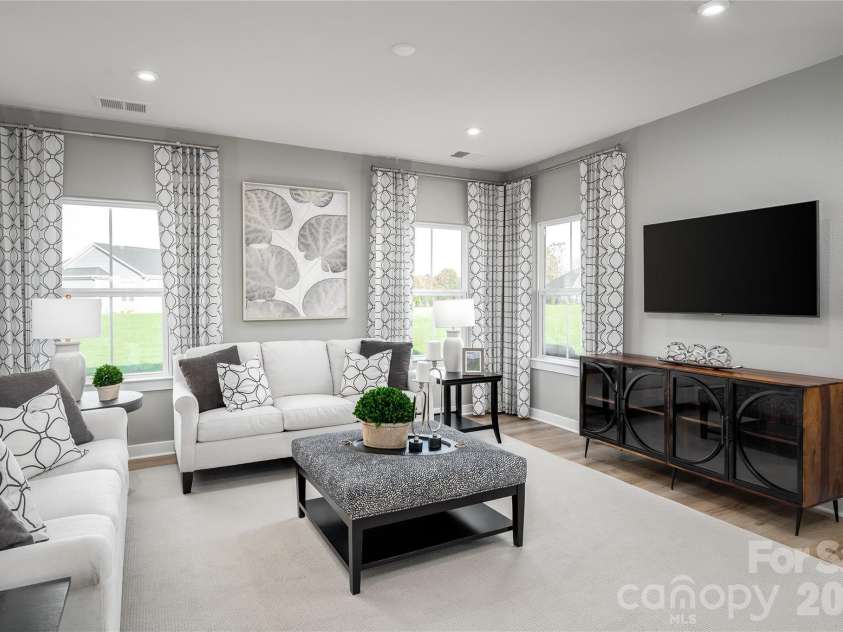925 Heathway Drive, Charlotte, NC 28213.  MLS# CAR4414387, YatesRealty ID 44278. Representative Photo Only