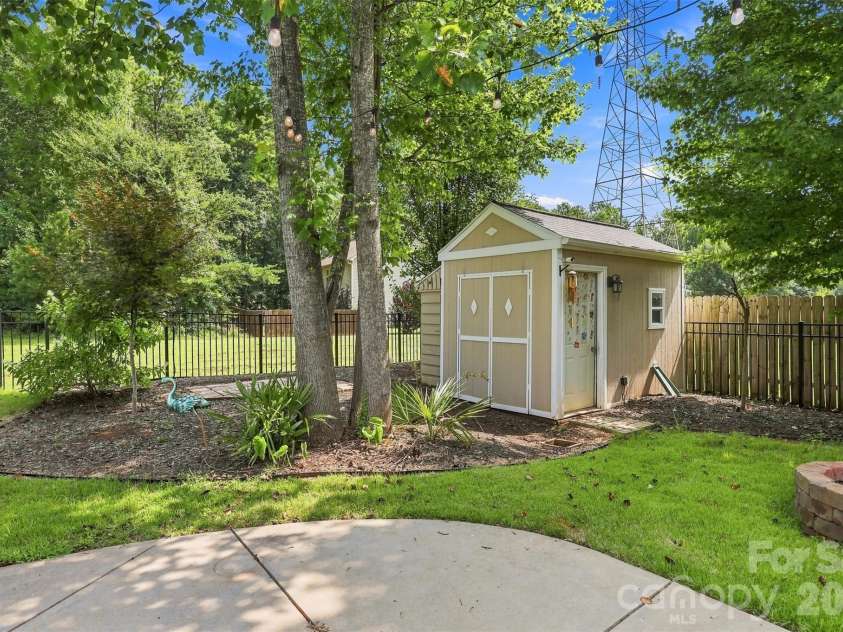 126 Misty Woods Drive, Clover, SC 29710.  MLS# CAR4414251, YatesRealty ID 44279. Tiki Bar shed (outside)