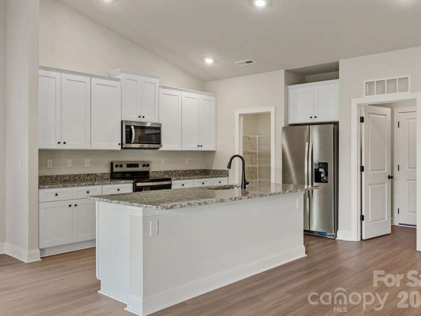 3618 Narrow Lane, Charlotte, NC 28215.  MLS# CAR4344037, YatesRealty ID 4428. 