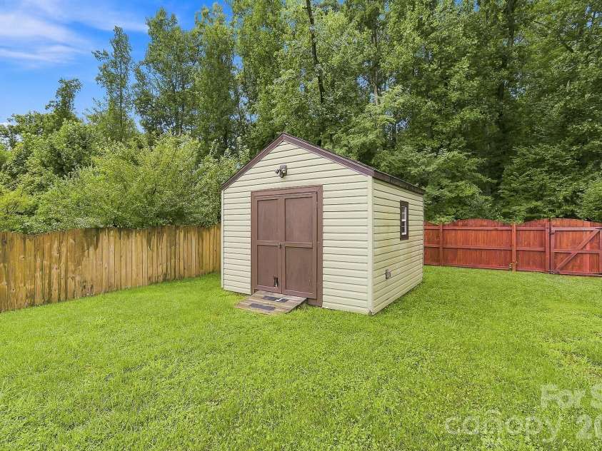 13 Mallard Run Drive, Arden, NC 28704.  MLS# CAR4411940, YatesRealty ID 44281. 
