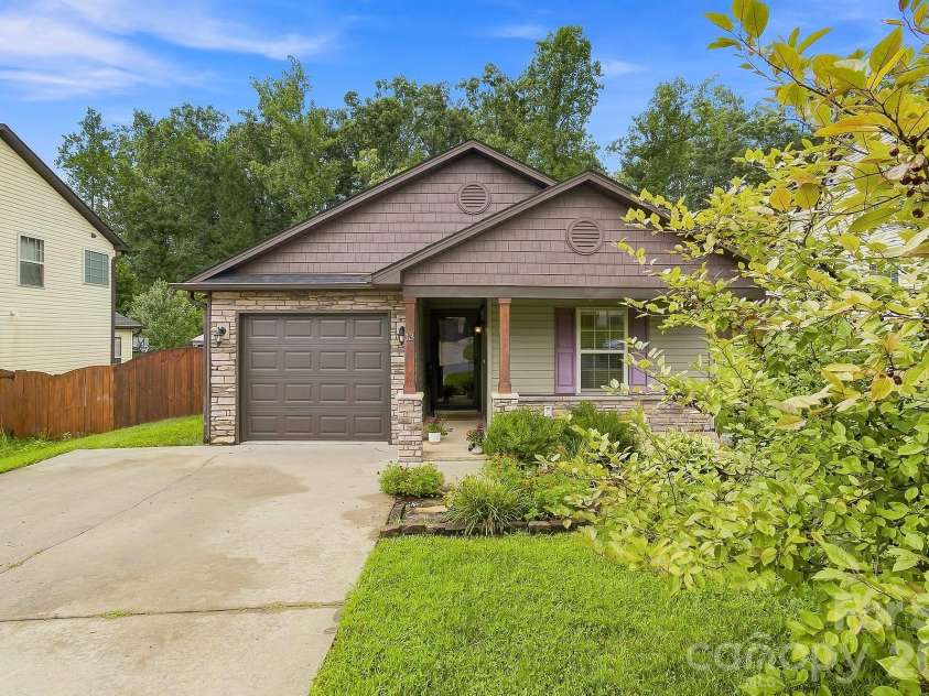 13 Mallard Run Drive, Arden, NC 28704.  MLS# CAR4411940, YatesRealty ID 44281. 