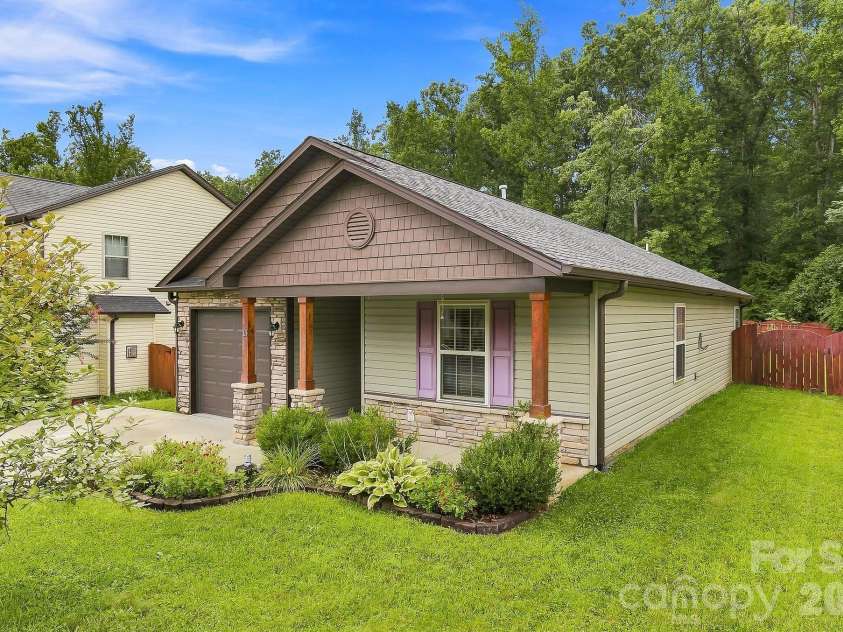 13 Mallard Run Drive, Arden, NC 28704.  MLS# CAR4411940, YatesRealty ID 44281. 