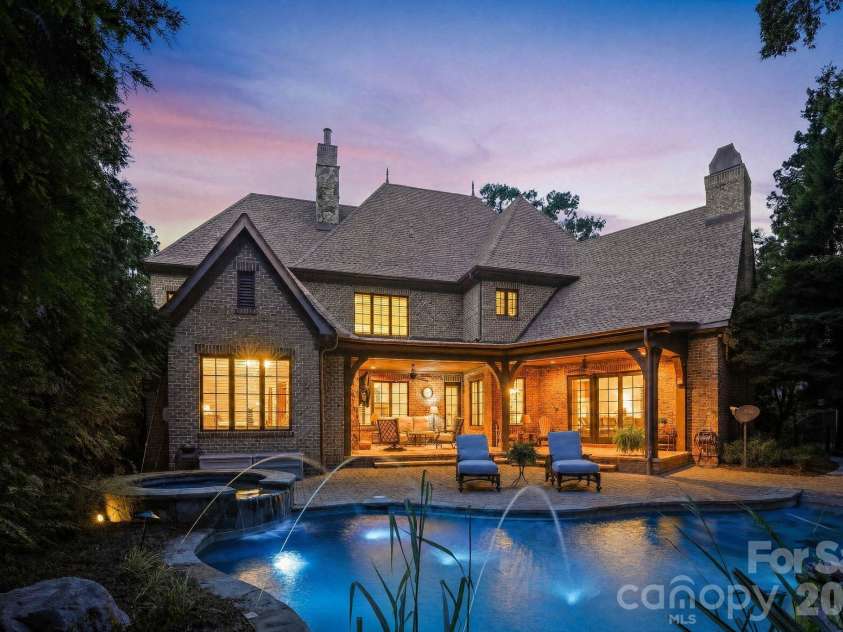 7924 Skye Lochs Drive, Waxhaw, NC 28173.  MLS# CAR4414042, YatesRealty ID 44282. 