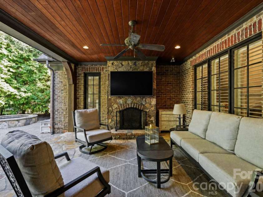 7924 Skye Lochs Drive, Waxhaw, NC 28173.  MLS# CAR4414042, YatesRealty ID 44282. 