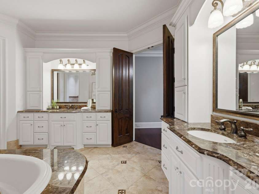 7924 Skye Lochs Drive, Waxhaw, NC 28173.  MLS# CAR4414042, YatesRealty ID 44282. 