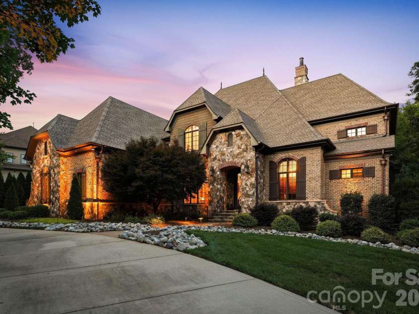 7924 Skye Lochs Drive, Waxhaw, NC 28173.  MLS# CAR4414042, YatesRealty ID 44282. 