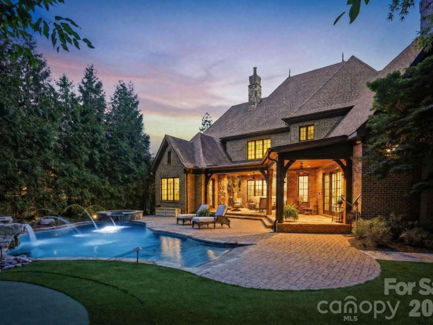 7924 Skye Lochs Drive, Waxhaw, NC 28173.  MLS# CAR4414042, YatesRealty ID 44282. 