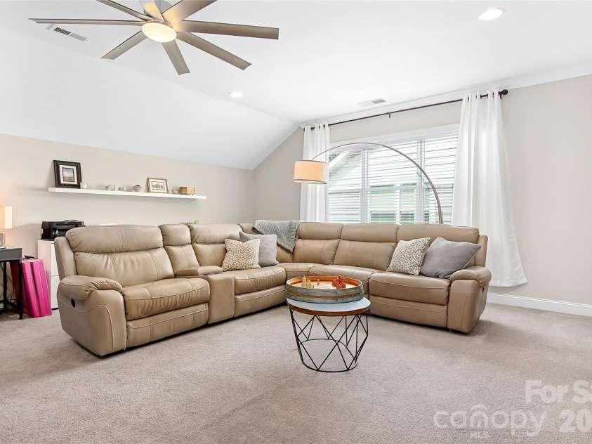 218 Stone Mountain Way, Denver, NC 28037.  MLS# CAR4402089, YatesRealty ID 44285. Loft Area