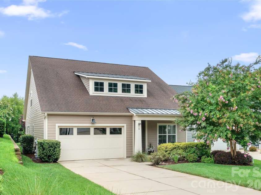 218 Stone Mountain Way, Denver, NC 28037.  MLS# CAR4402089, YatesRealty ID 44285. Popular Refresh Model With Loft