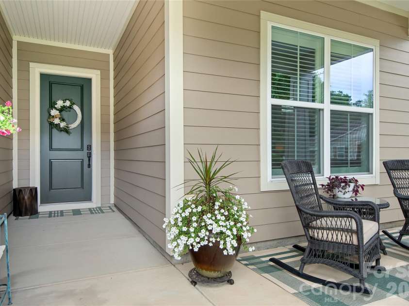 218 Stone Mountain Way, Denver, NC 28037.  MLS# CAR4402089, YatesRealty ID 44285. Porch