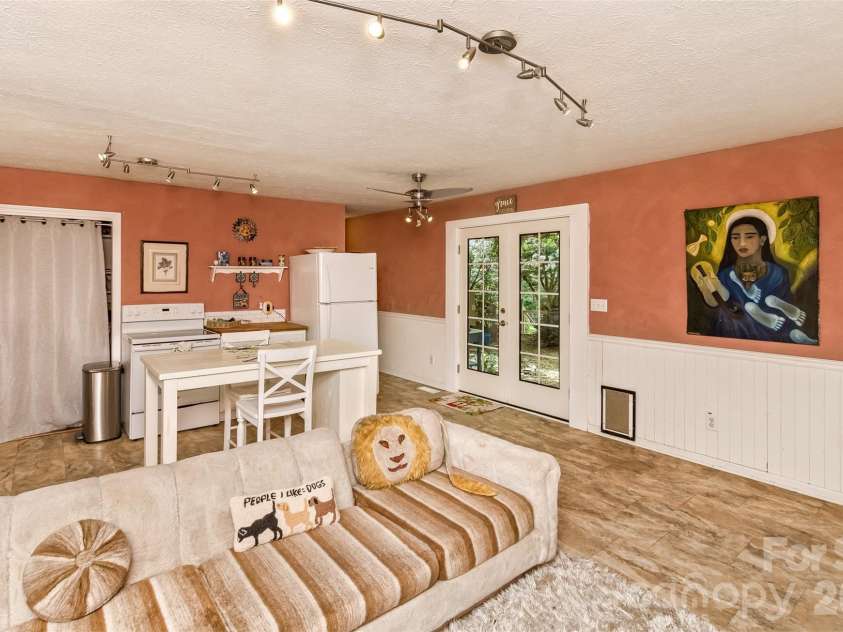 136 Flynn Branch Road, Fletcher, NC 28732.  MLS# CAR4414684, YatesRealty ID 44286. 