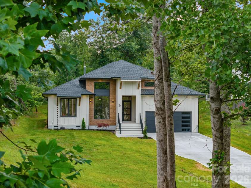 25 Copper Mill Court, Candler, NC 28715.  MLS# CAR4413961, YatesRealty ID 44287. 