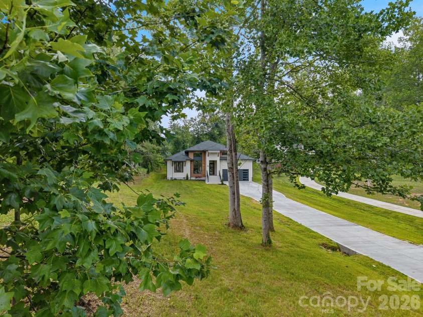 25 Copper Mill Court, Candler, NC 28715.  MLS# CAR4413961, YatesRealty ID 44287. 