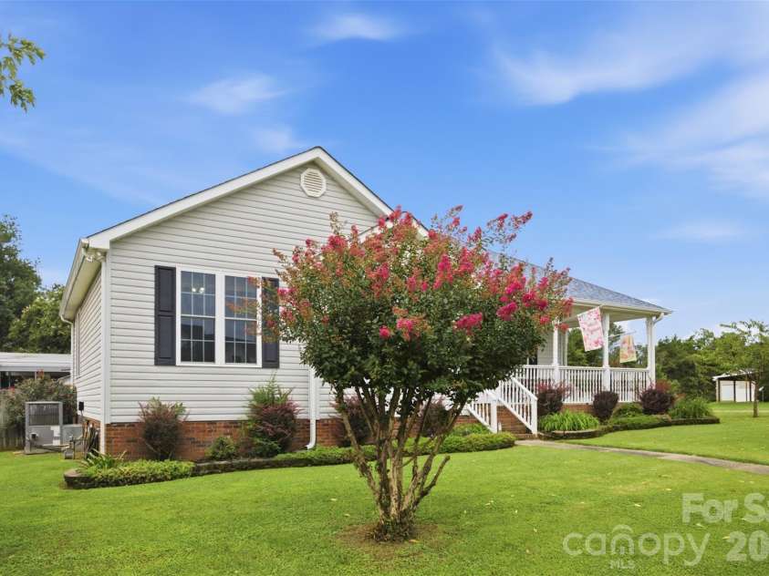 400 Brookhollow Drive, York, SC 29745.  MLS# CAR4414021, YatesRealty ID 44288. 
