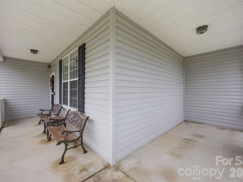 400 Brookhollow Drive, York, SC 29745.  MLS# CAR4414021, YatesRealty ID 44288. 
