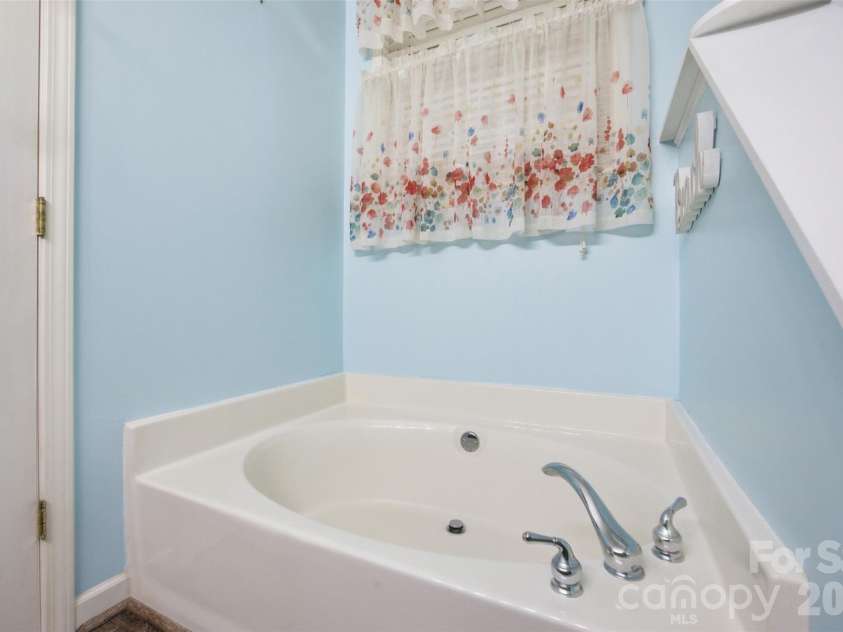 400 Brookhollow Drive, York, SC 29745.  MLS# CAR4414021, YatesRealty ID 44288. 