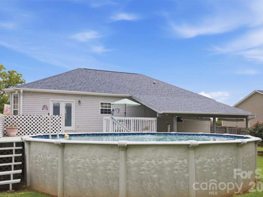400 Brookhollow Drive, York, SC 29745.  MLS# CAR4414021, YatesRealty ID 44288. 