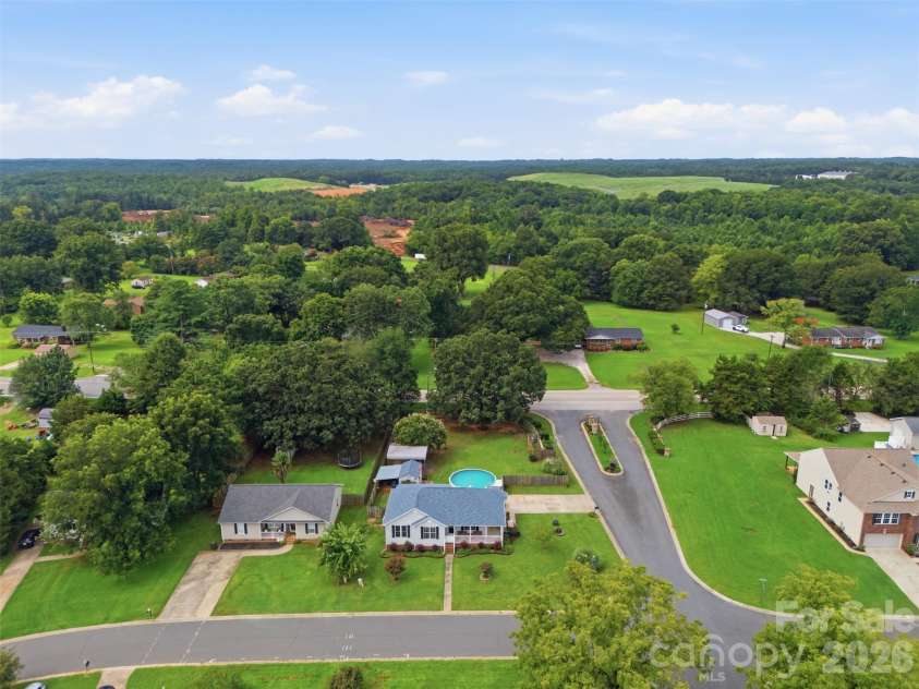 400 Brookhollow Drive, York, SC 29745.  MLS# CAR4414021, YatesRealty ID 44288. 
