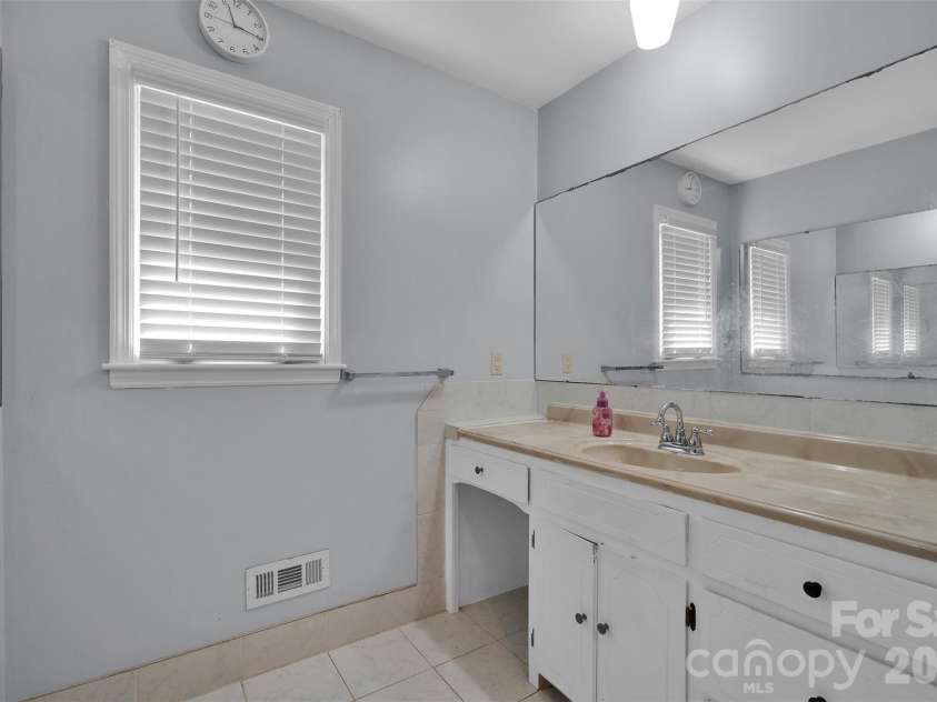 1202 Midwood Drive, Monroe, NC 28112.  MLS# CAR4356506, YatesRealty ID 4429. 