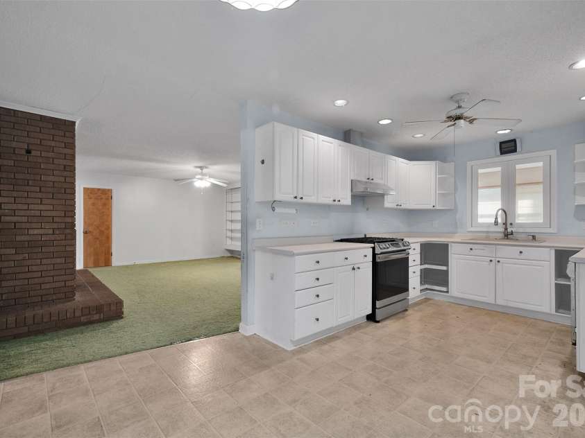 1202 Midwood Drive, Monroe, NC 28112.  MLS# CAR4356506, YatesRealty ID 4429. 
