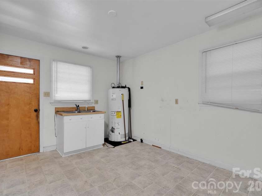1202 Midwood Drive, Monroe, NC 28112.  MLS# CAR4356506, YatesRealty ID 4429. 