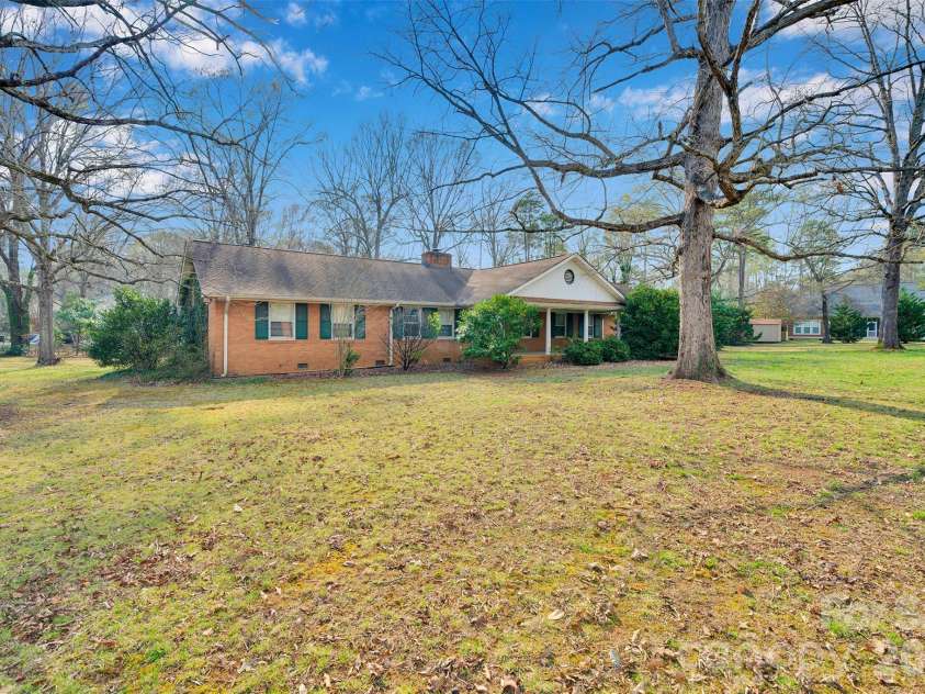 1202 Midwood Drive, Monroe, NC 28112.  MLS# CAR4356506, YatesRealty ID 4429. 
