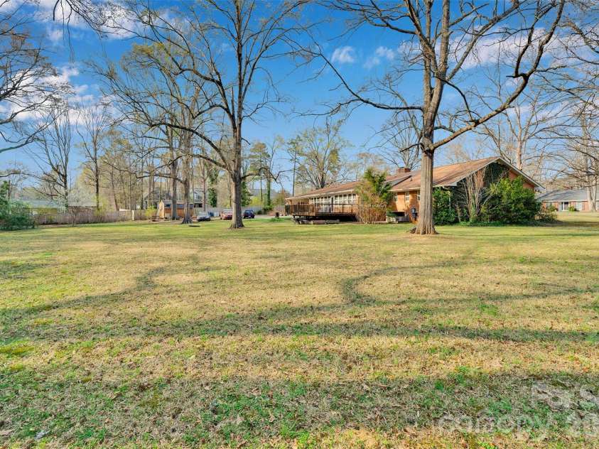 1202 Midwood Drive, Monroe, NC 28112.  MLS# CAR4356506, YatesRealty ID 4429. 