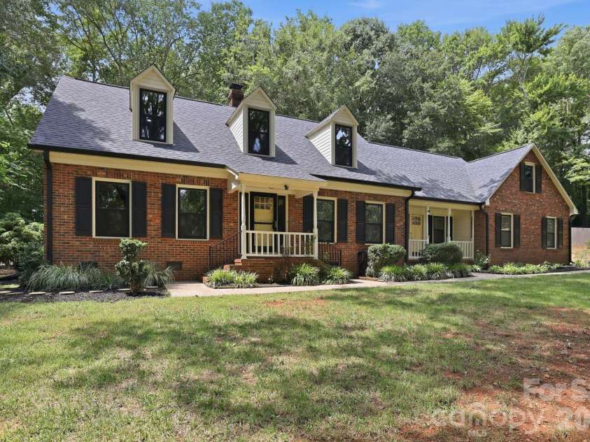 514 Belwood Drive, Belmont, NC 28012.  MLS# CAR4414573, YatesRealty ID 44290. 