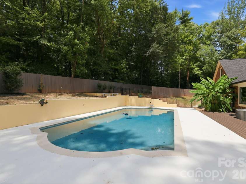 514 Belwood Drive, Belmont, NC 28012.  MLS# CAR4414573, YatesRealty ID 44290. 
