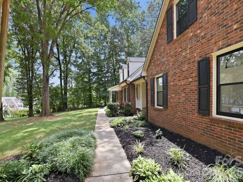 514 Belwood Drive, Belmont, NC 28012.  MLS# CAR4414573, YatesRealty ID 44290. 