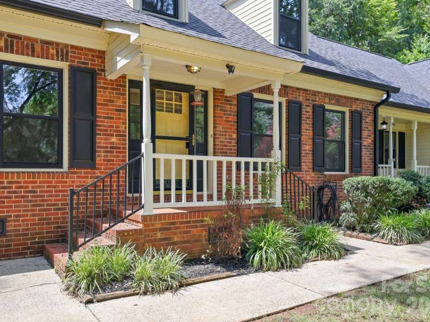 514 Belwood Drive, Belmont, NC 28012.  MLS# CAR4414573, YatesRealty ID 44290. 