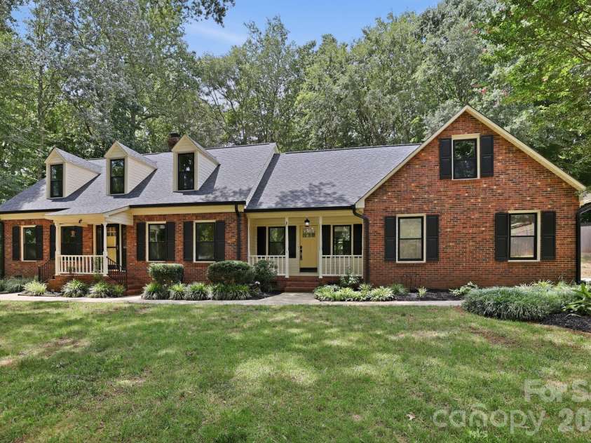 514 Belwood Drive, Belmont, NC 28012.  MLS# CAR4414573, YatesRealty ID 44290. Welcome Home!