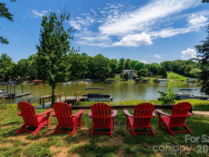 6901 Navajo Trail, Sherrills Ford, NC 28673.  MLS# CAR4414423, YatesRealty ID 44291. 