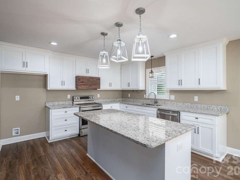 6901 Navajo Trail, Sherrills Ford, NC 28673.  MLS# CAR4414423, YatesRealty ID 44291. 