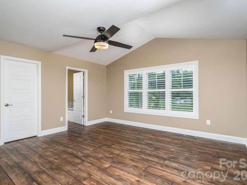 6901 Navajo Trail, Sherrills Ford, NC 28673.  MLS# CAR4414423, YatesRealty ID 44291. 