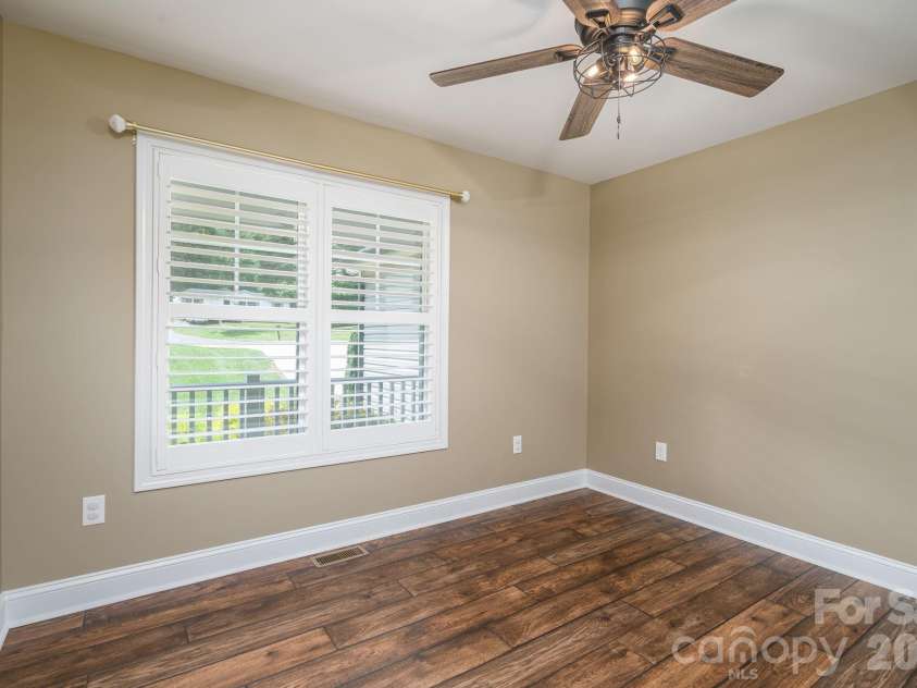 6901 Navajo Trail, Sherrills Ford, NC 28673.  MLS# CAR4414423, YatesRealty ID 44291. 