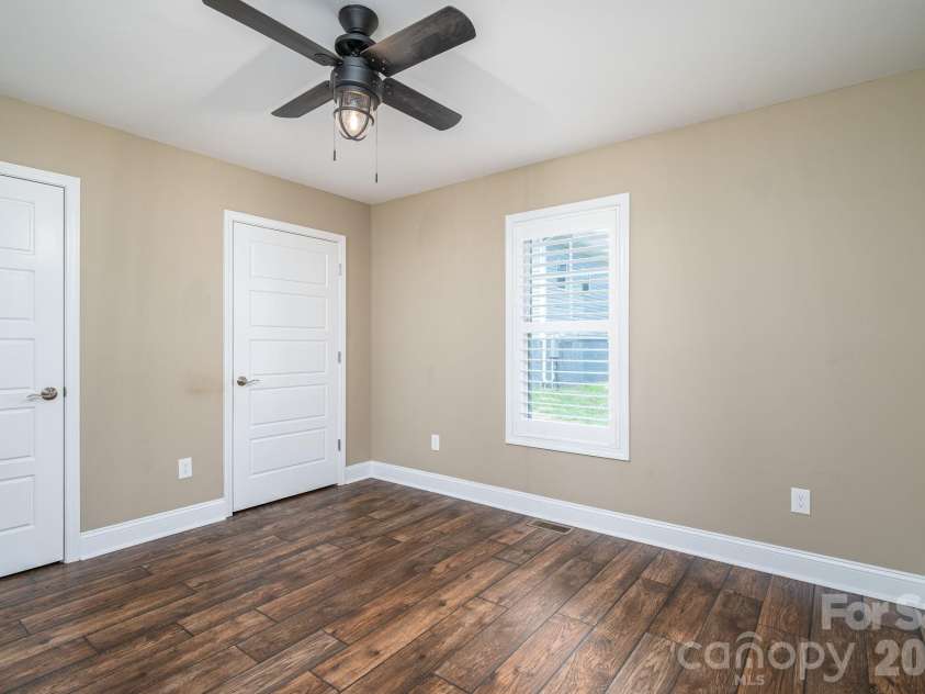 6901 Navajo Trail, Sherrills Ford, NC 28673.  MLS# CAR4414423, YatesRealty ID 44291. 