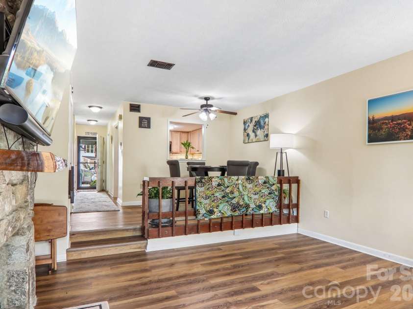 70 Ninevah Road, Waynesville, NC 28786.  MLS# CAR4414516, YatesRealty ID 44292. 