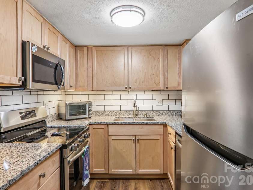 70 Ninevah Road, Waynesville, NC 28786.  MLS# CAR4414516, YatesRealty ID 44292. 