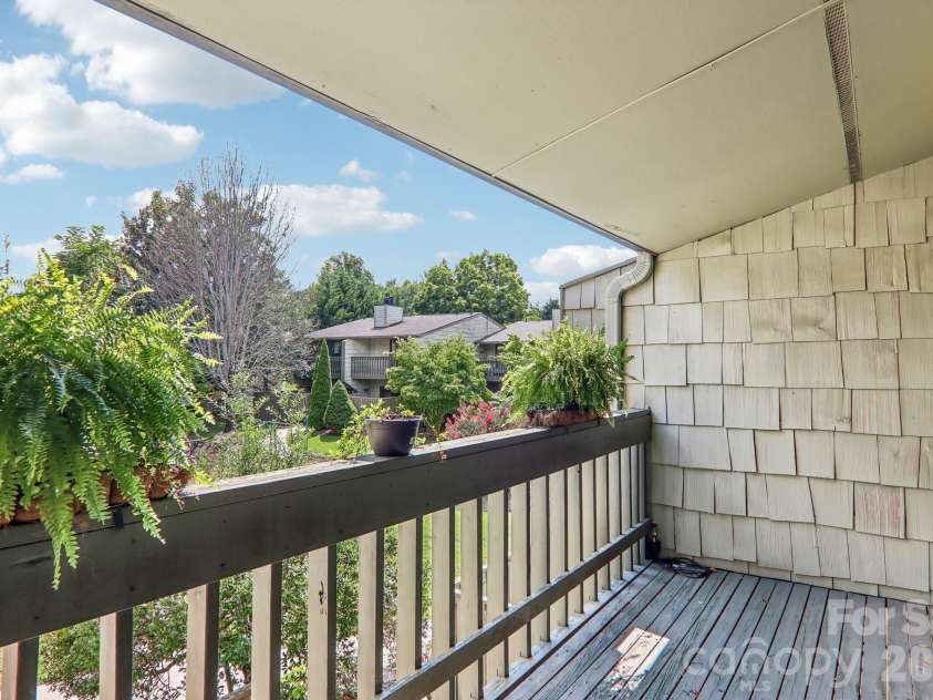 70 Ninevah Road, Waynesville, NC 28786.  MLS# CAR4414516, YatesRealty ID 44292. 