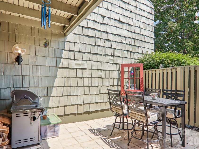 70 Ninevah Road, Waynesville, NC 28786.  MLS# CAR4414516, YatesRealty ID 44292. 