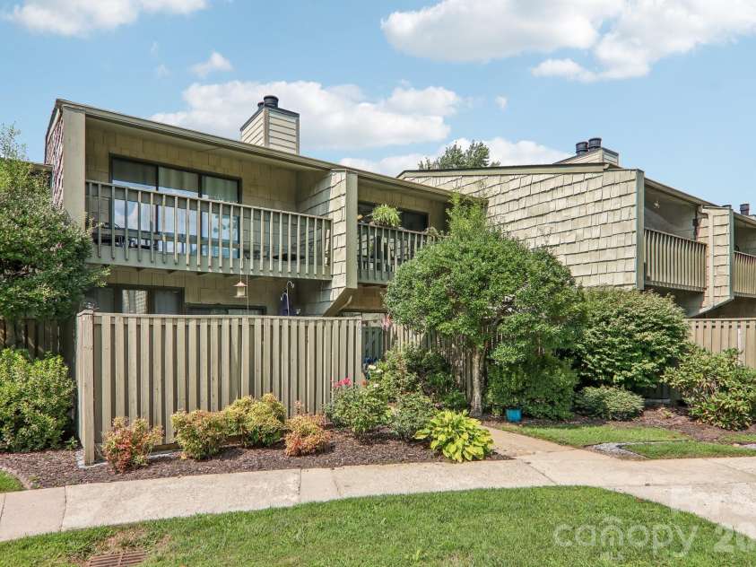 70 Ninevah Road, Waynesville, NC 28786.  MLS# CAR4414516, YatesRealty ID 44292. 